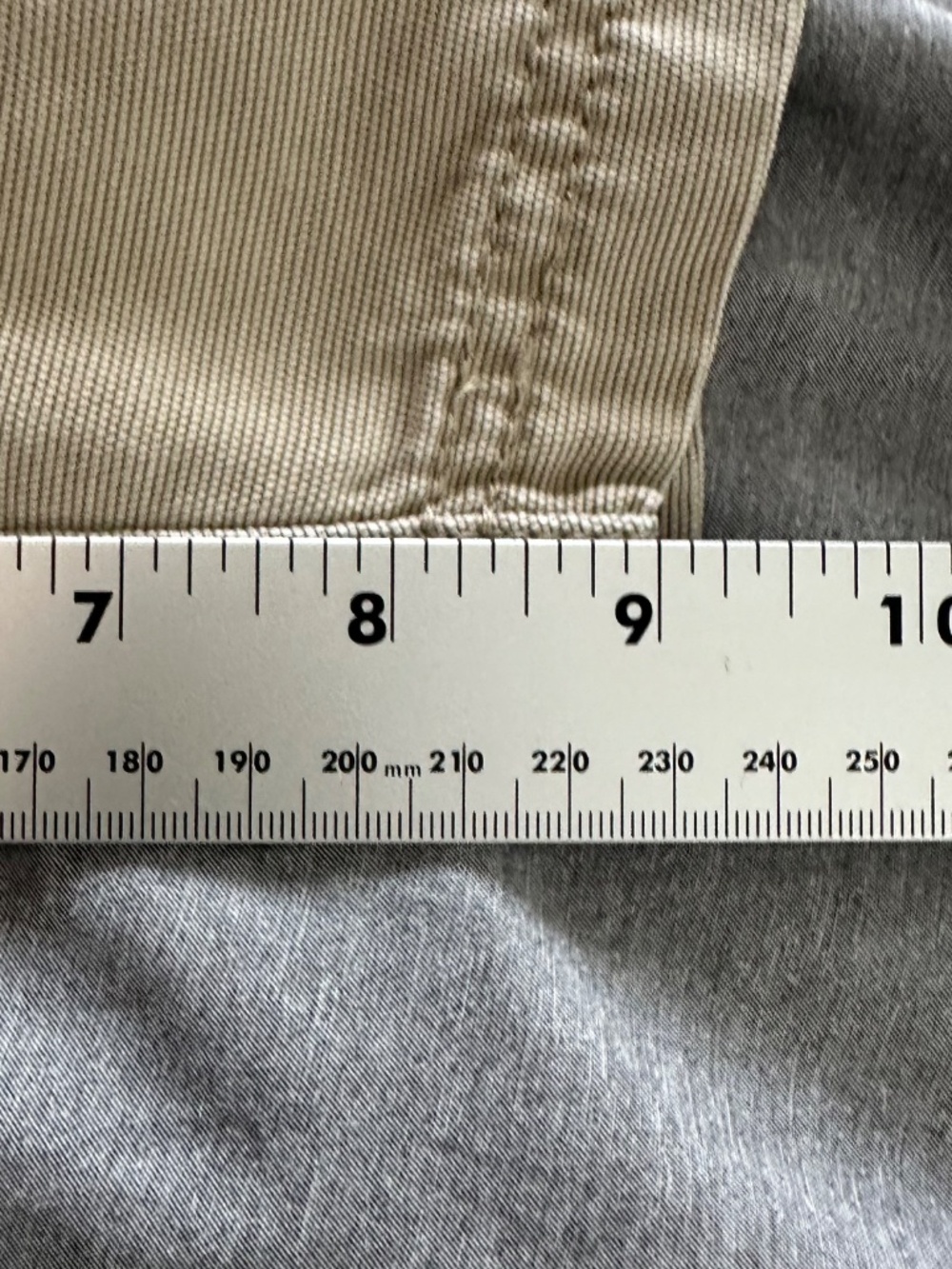 Tommy Bahama Relax Shorts Men’s Size 38 Beige Cargo Pockets Flat Front Outdoor - Picture 7 of 9